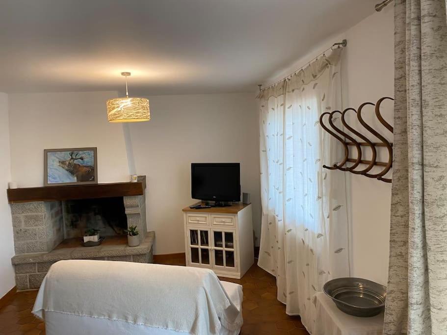 Logement Au Calme Pres D'Aurillac Sansac-de-Marmiesse Exteriér fotografie